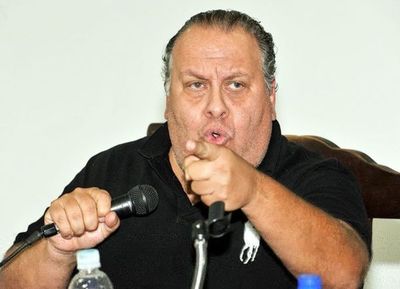 Recanate: “Epyta nde rogape carajo”