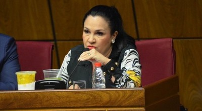 La senadora Bajac pidió pasaje y viático para ir a Guatemala, pero fue a Perú a un encuentro religioso