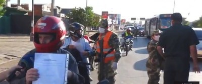 Larga fila de vehículos en la Transchaco, a pesar del riguroso control