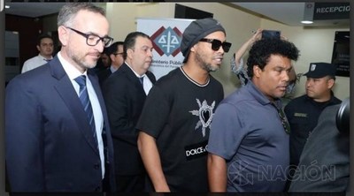 Tras pago de millonaria fianza, Ronaldinho Gaucho y su hermano cumplirán prisión domiciliaria