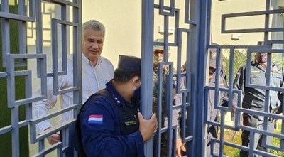 Tras atropellar barrera, intendente de PJC hará cuarentena en su casa