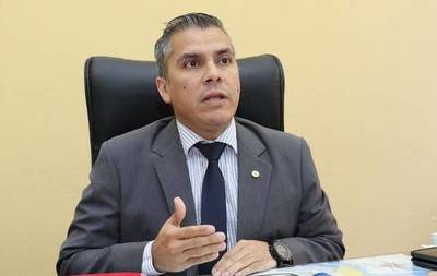 Apoderado de la ANR califica de “venta de humo” creación de comisión especial Covid-19