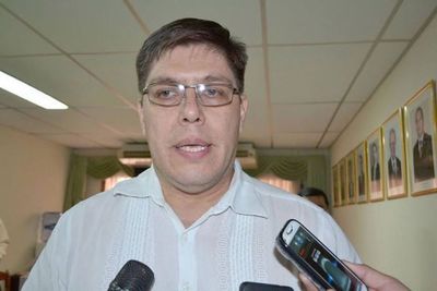 Investigación periodística expone que viceministro de Salud Juan Carlos Portillo cobraba rubro de consulta médica sin hacer consultorio
