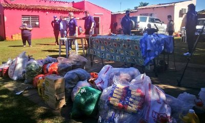 Sol repartió comida y kit de alimentos en el Bañado