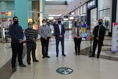 Trabajo verifica protocolo sanitario en centros comerciales