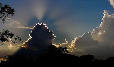 Anuncian ambiente caluroso y lluvioso para hoy y los próximos días