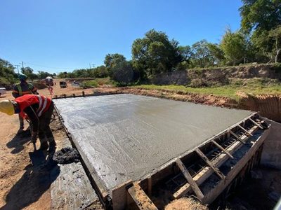 Avanzan trabajos de ampliación del Puente sobre el Arroyo Ypané