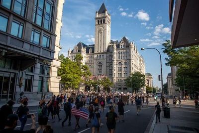 Washington retira el toque de queda tras una noche de protestas pacíficas