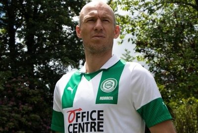 Arjen Robben vuelve del retiro para jugar en el club donde debutó