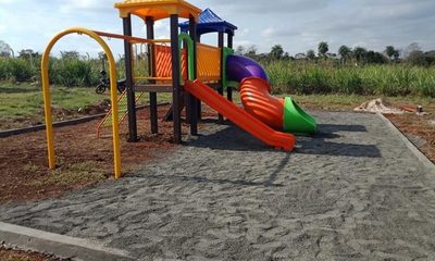Instalan un parque infantil en la plaza del barrio Santa Clara – Diario TNPRESS